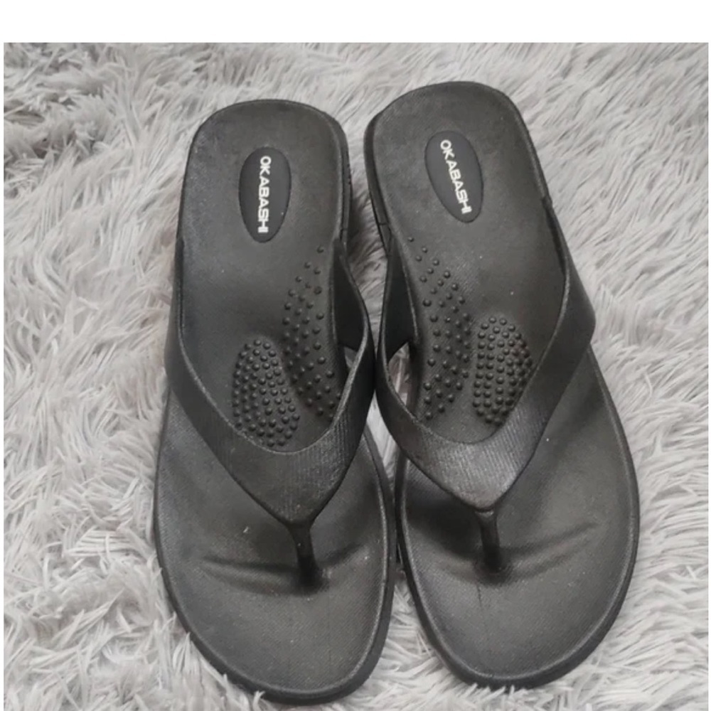 Okabashi black flip flops size M/L like new condition condition.